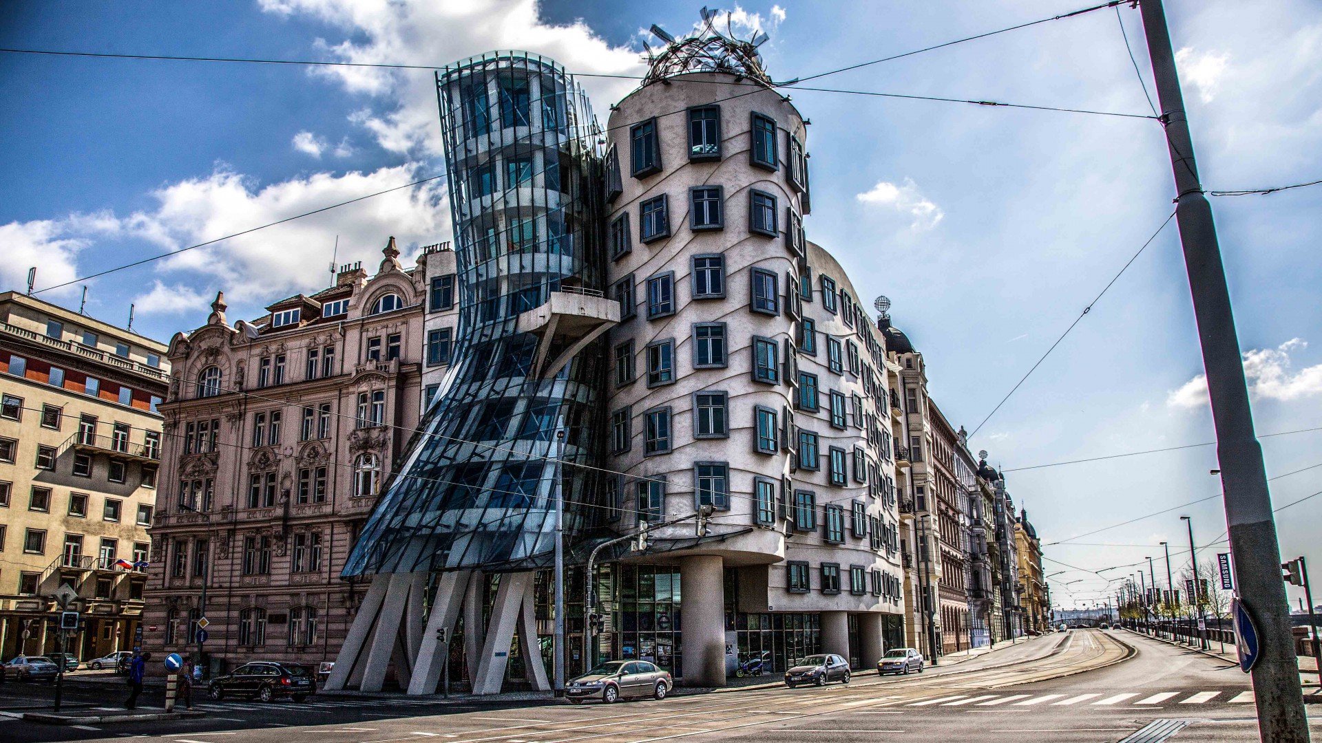 Frank Gehry's « Fred & Ginger » House – Prague — Belka photography